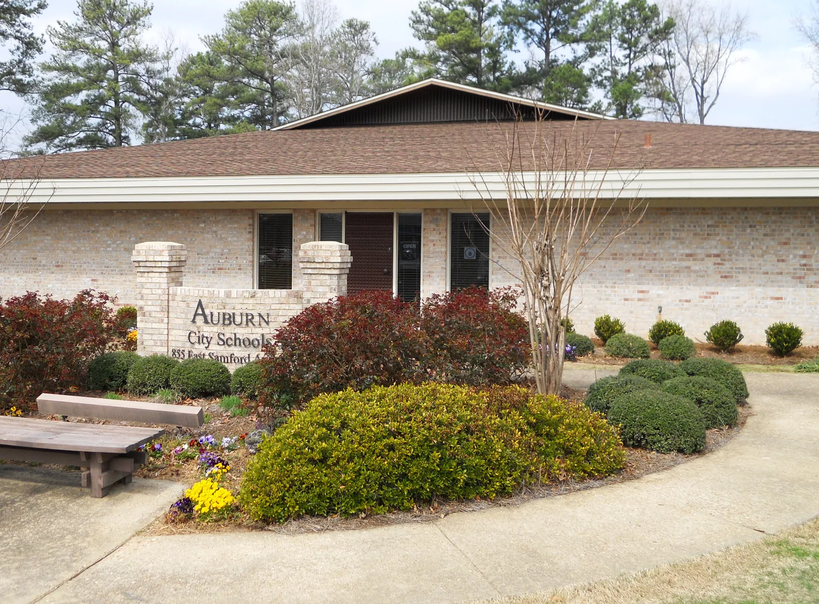 This is a photograph of the Auburn City Schools administration building and central office located at 855 East Samford Avenue in Auburn, Alabama.