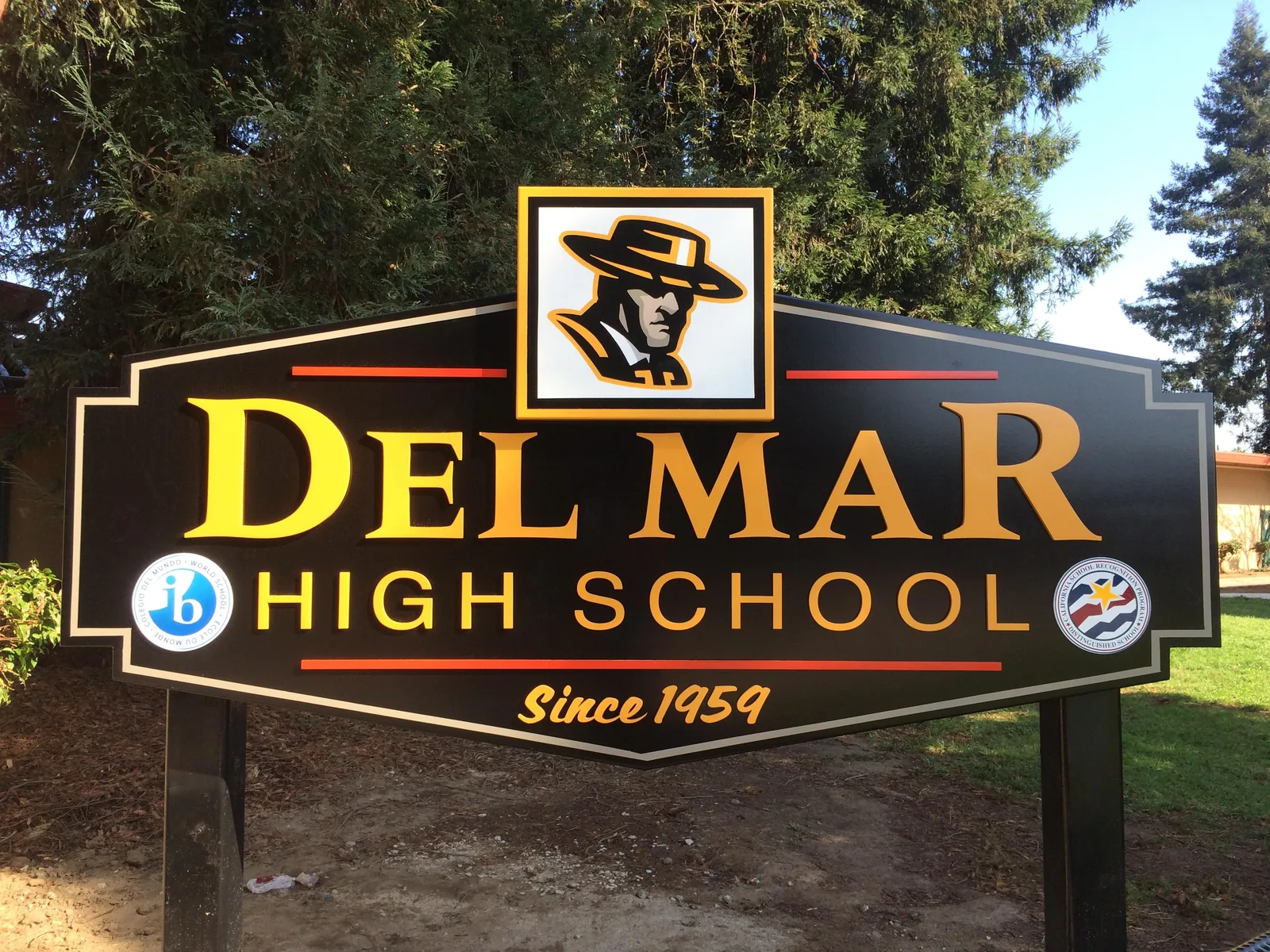 Frount sign of Del