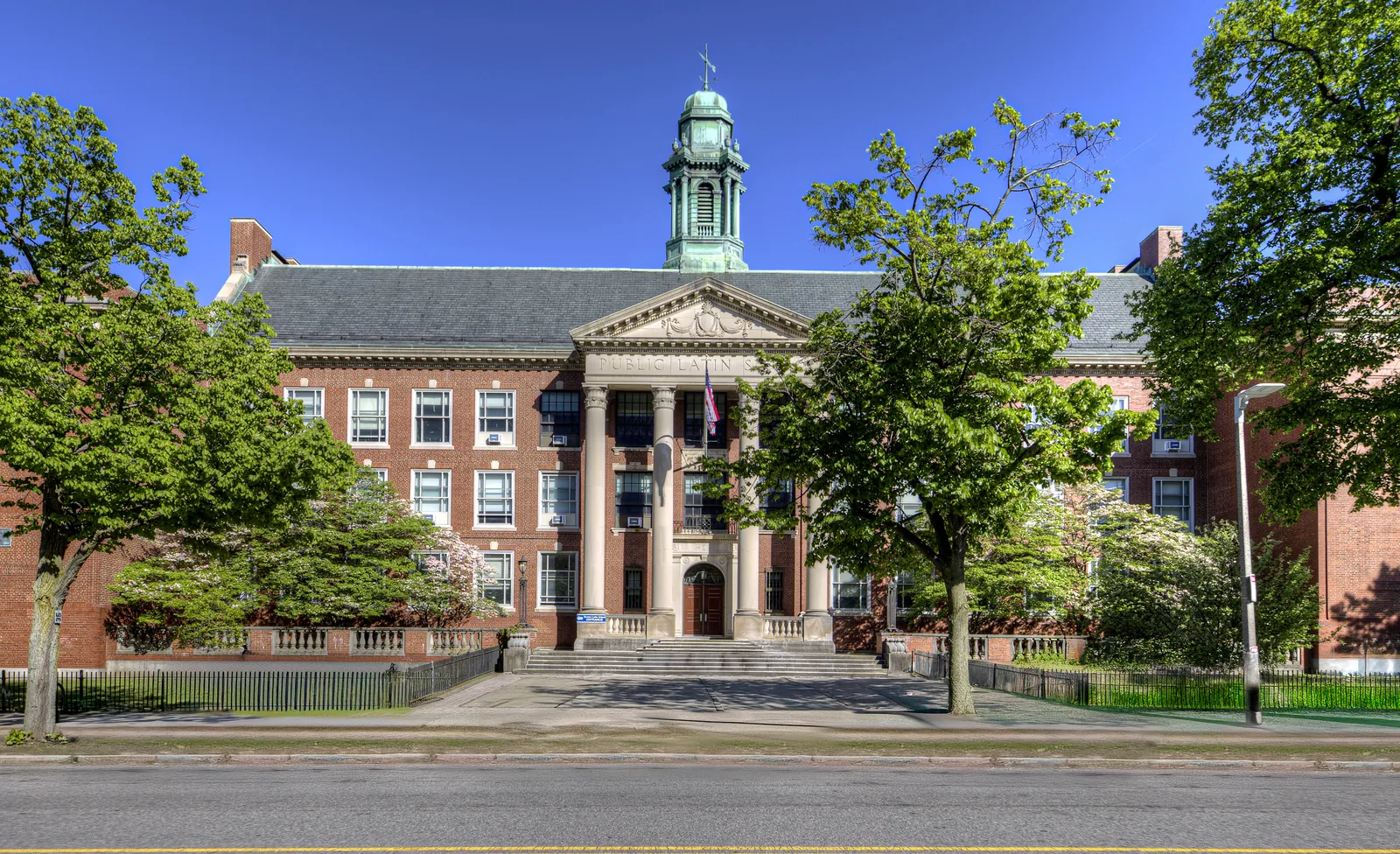 Boston Latin School, Avenue Louis Pasteur