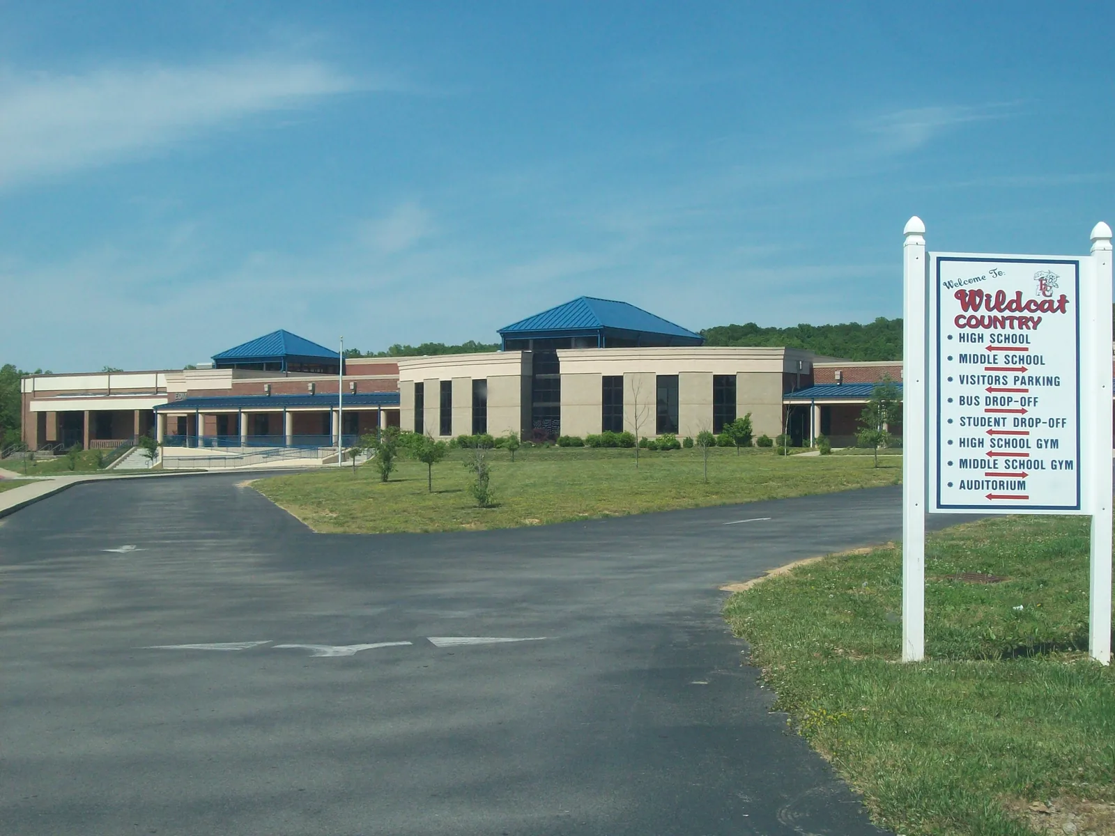 The combined Edmonson County High School and Edmonson County Middle School in w:Brownsville, Kentucky.