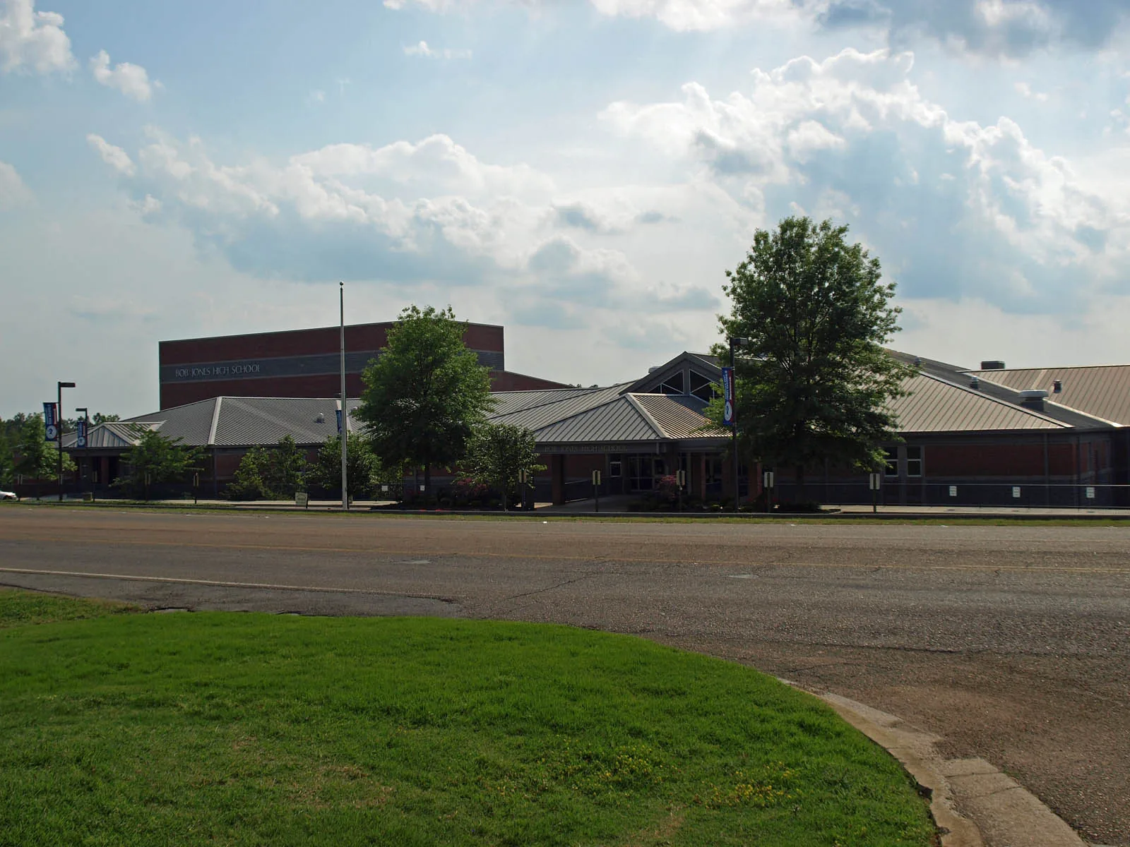Bob Jones High School in Madison, Alabama]].