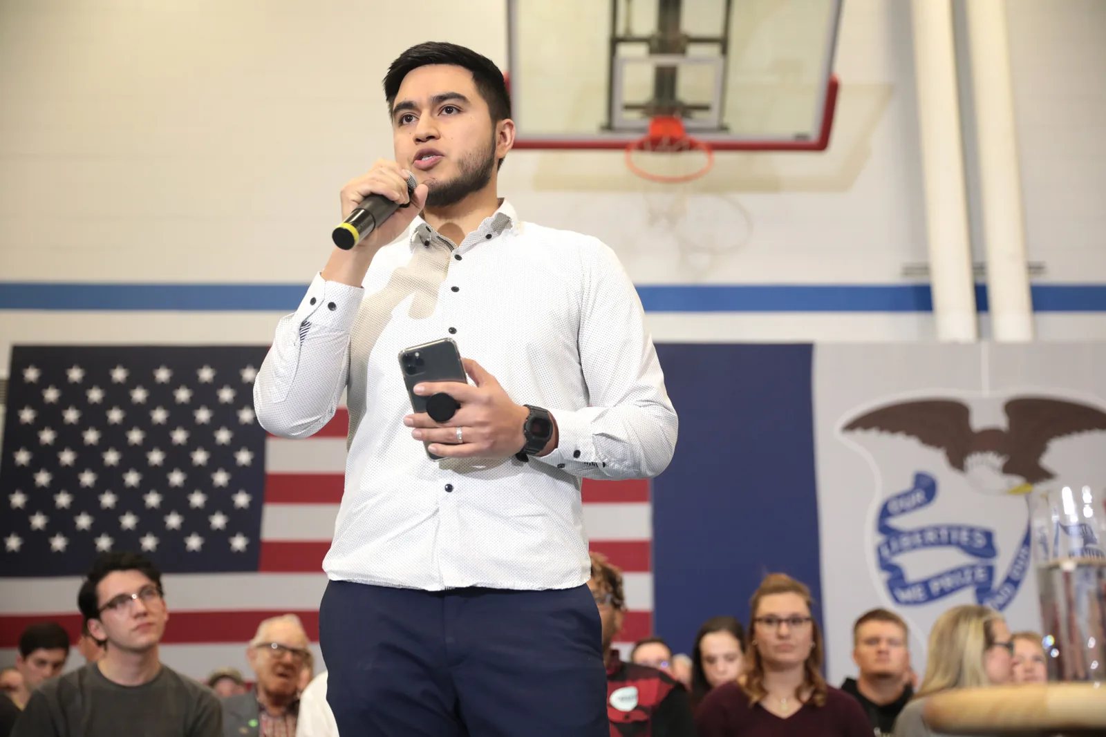 Alfonso Medina, Jr. speaking with supporters of U.S. Senator Elizabeth Warren at a town hall at Fisher Elementary School in Marshalltown, Iowa.

Please attribute to Gage Skidmore if used elsewhere.