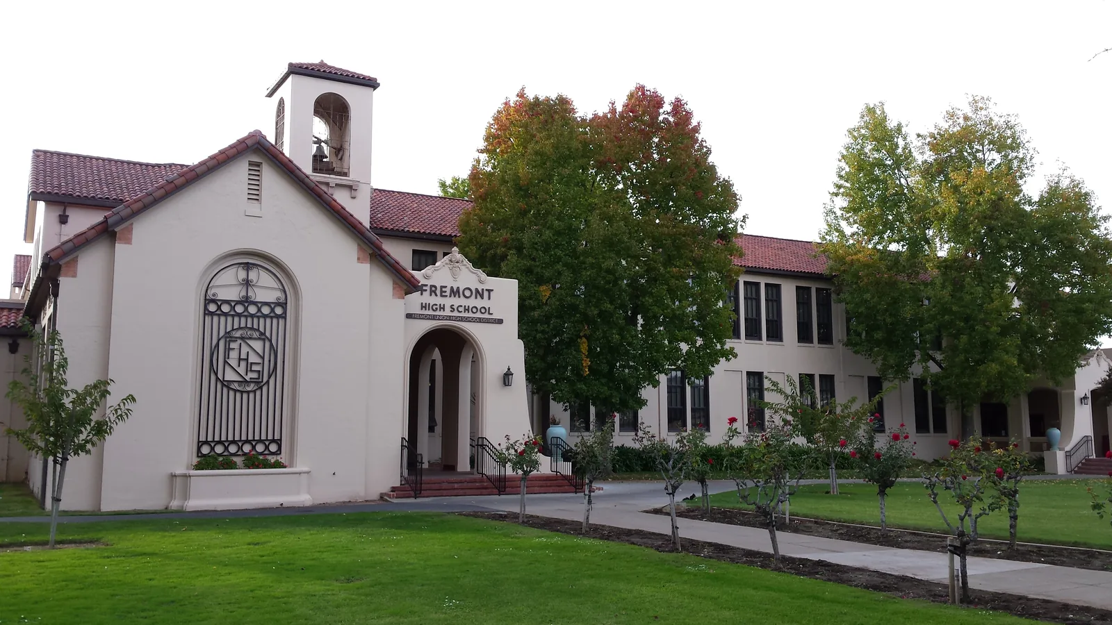 East entrance to en:Fremont High School (Sunnyvale, California)